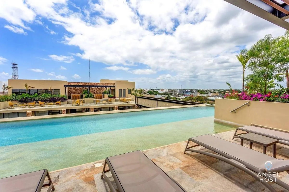Chic Studio Roof Pool Gym Near 5Th & Beach location